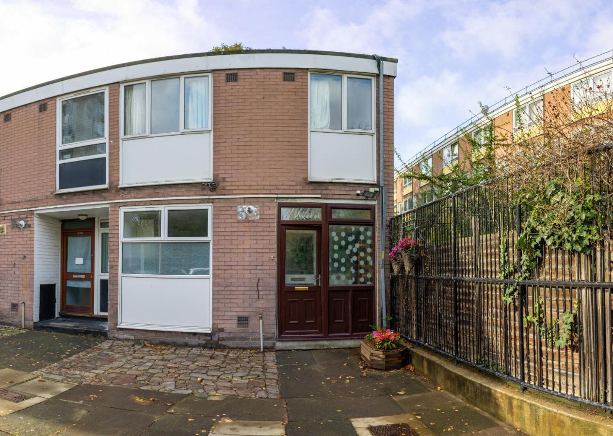 London - 4 Bed - Sleeps 8 - Garden - Pet Friendly Vila Exterior foto