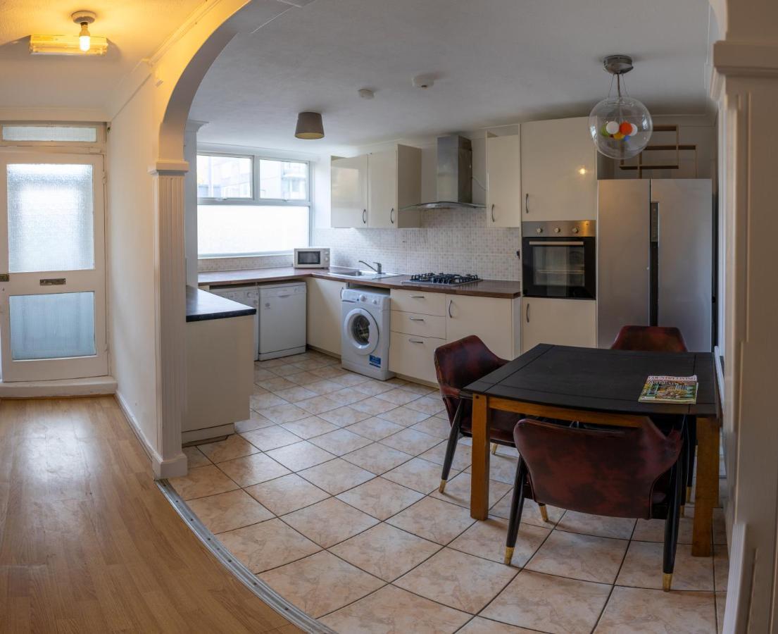 London - 4 Bed - Sleeps 8 - Garden - Pet Friendly Vila Exterior foto