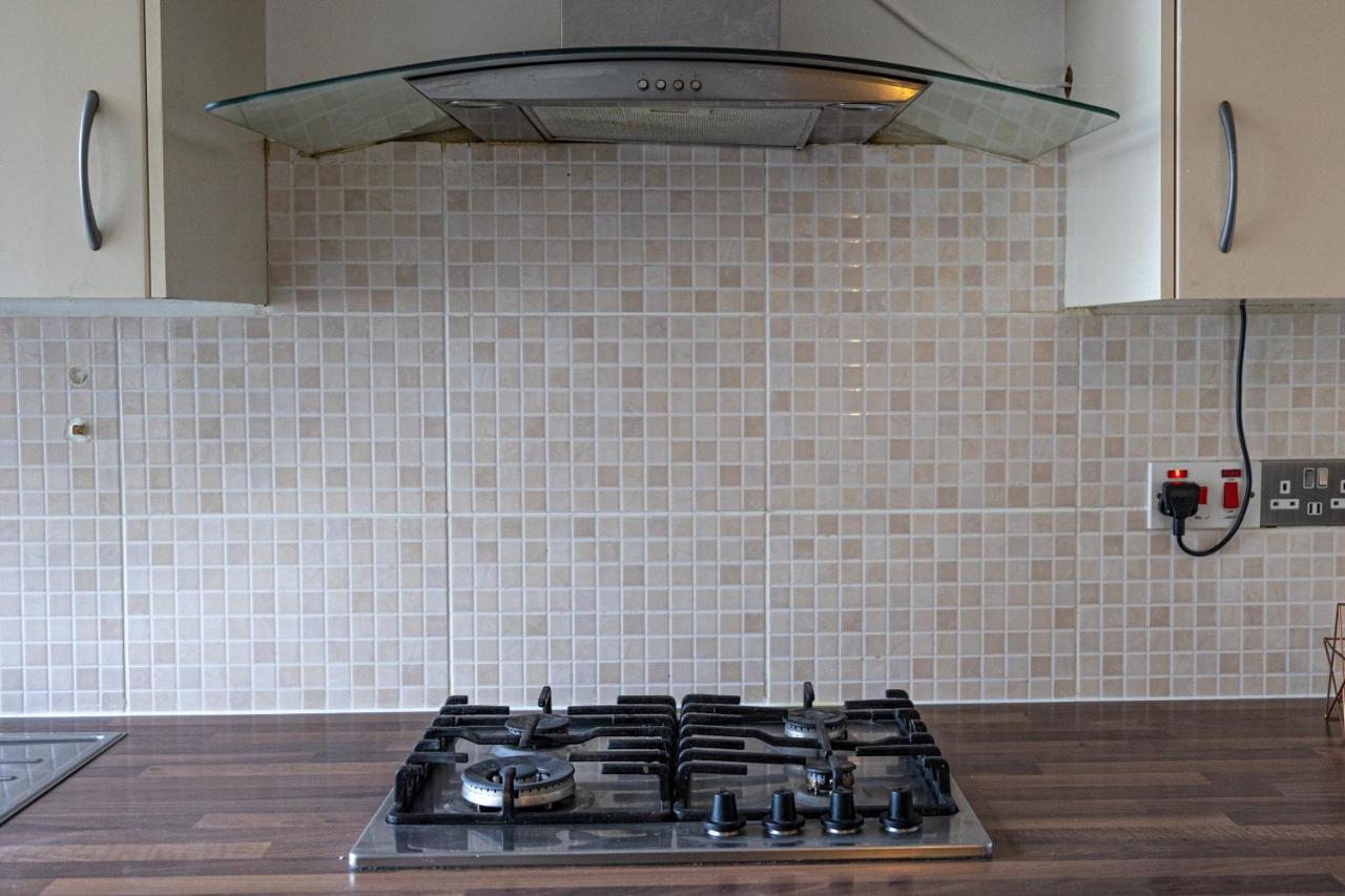 London - 4 Bed - Sleeps 8 - Garden - Pet Friendly Vila Exterior foto