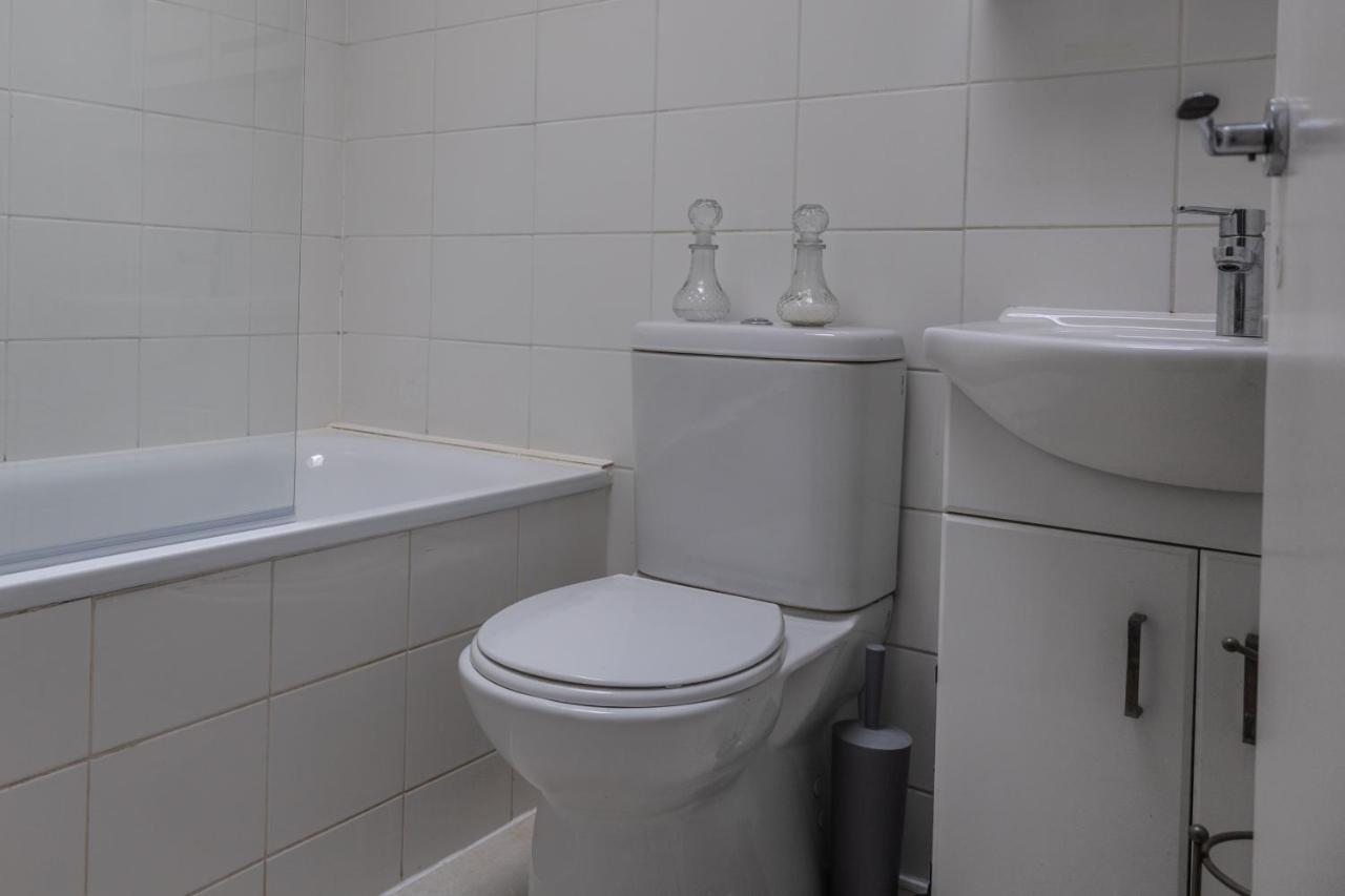 London - 4 Bed - Sleeps 8 - Garden - Pet Friendly Vila Exterior foto