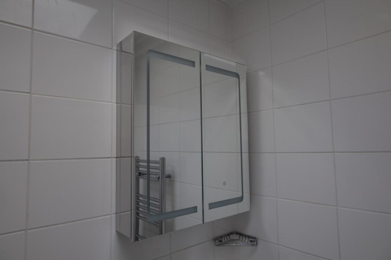 London - 4 Bed - Sleeps 8 - Garden - Pet Friendly Vila Exterior foto